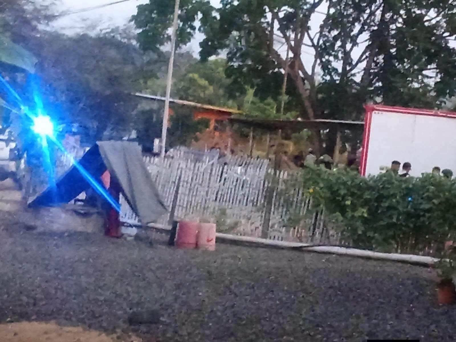 #Portoviejo || 🔴  HOMBRE FUE ASES1NADO A TIROS EN LA PARROQUIA CALDERÓN DE PORTOVIEJO 🔴  La tarde de este lunes 13 de julio de 2026 se registró un nuevo hecho violent0 en el sitio Potrerillo, de la parroquia Abdón Calderón, en el cantón Portoviejo, provincia de Manabí.  La víctim@ fue identificada como Joel Mendoza Mendoza, quien recibió varios impact0s de arma de fueg0. Tras el ataqu3 fue trasladado de emergencia a un hospital, donde, pese a los esfuerzos médicos, se confirmó su fallecimient0.  Personal de la Policía Nacional acudió al lugar para iniciar las investigaciones y recabar indicios de lo ocurrid0.   Hasta el momento, se desconoce sobre la causa del crím3n.